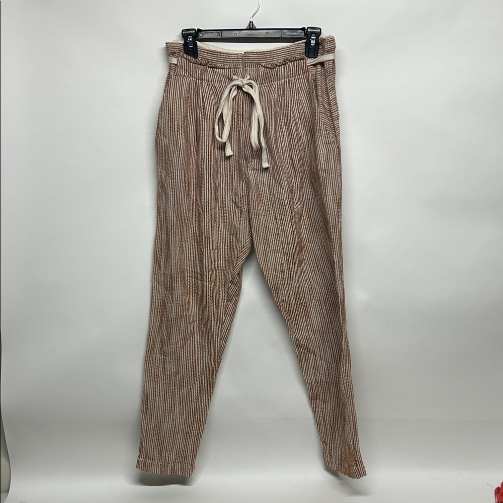 Free People  Textured pants size 6 light at sunrise 100% cotton drawstring
